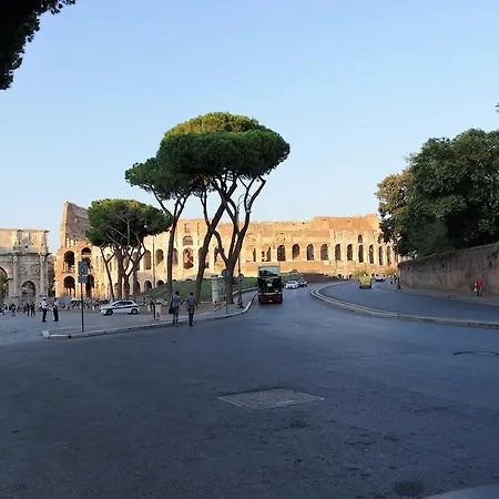 Apartamento 50 Metres From Colosseum Roma